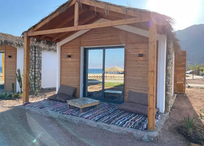 Ananda Camp Szálloda *