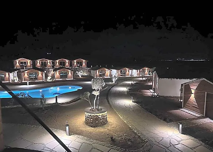 Ananda Camp Szálloda *